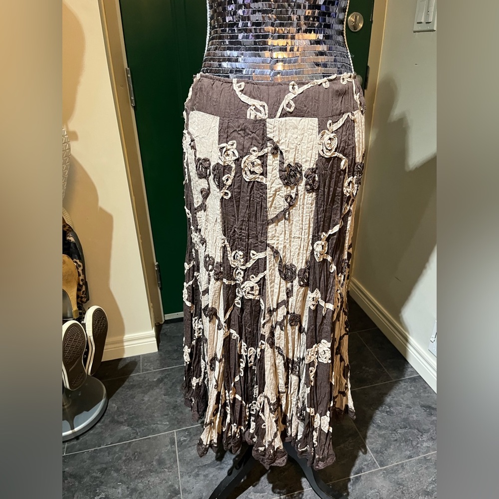 Ness unique maxi skirt like new medium/large